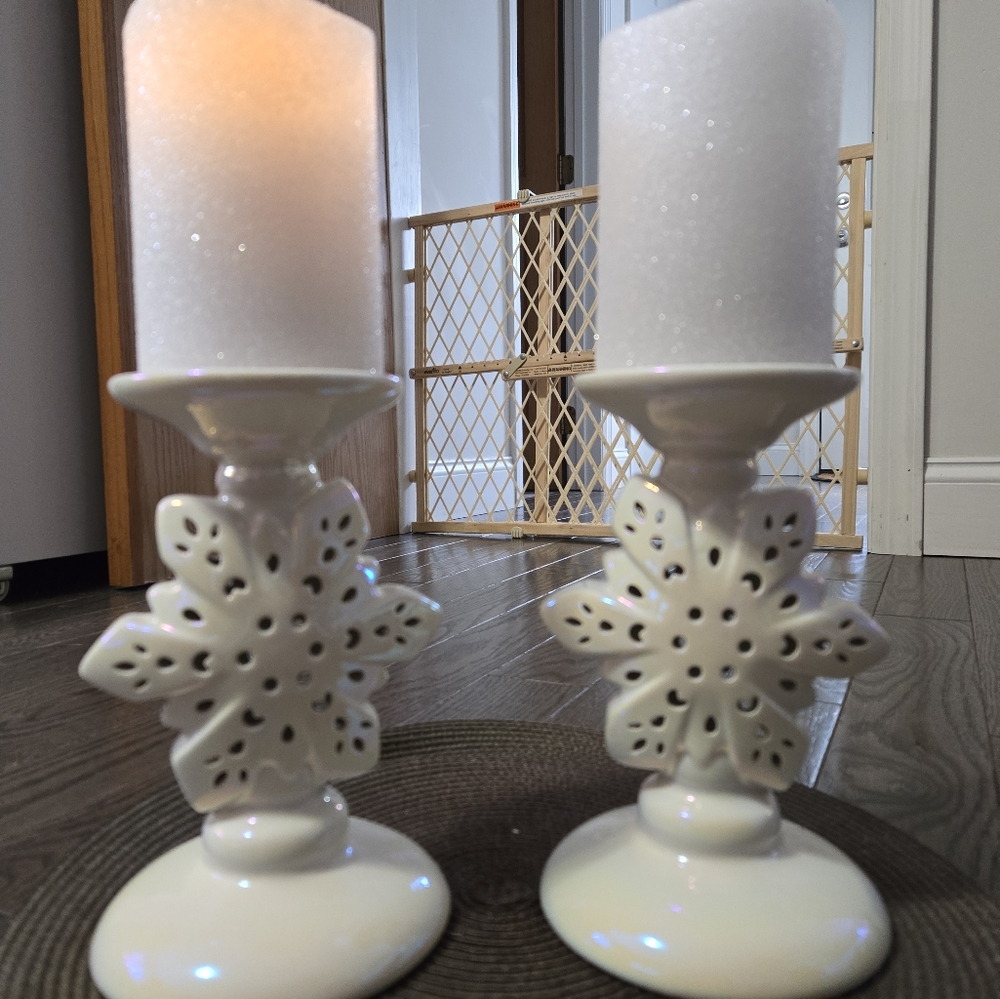 Candle sticks with battery operate candles - Picture 3 of 3